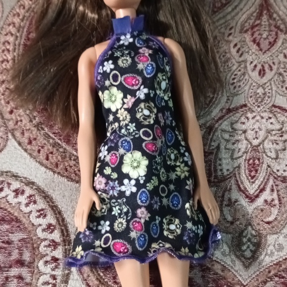 2015 Barbie matell Brown hair tan skin - Picture 11 of 12